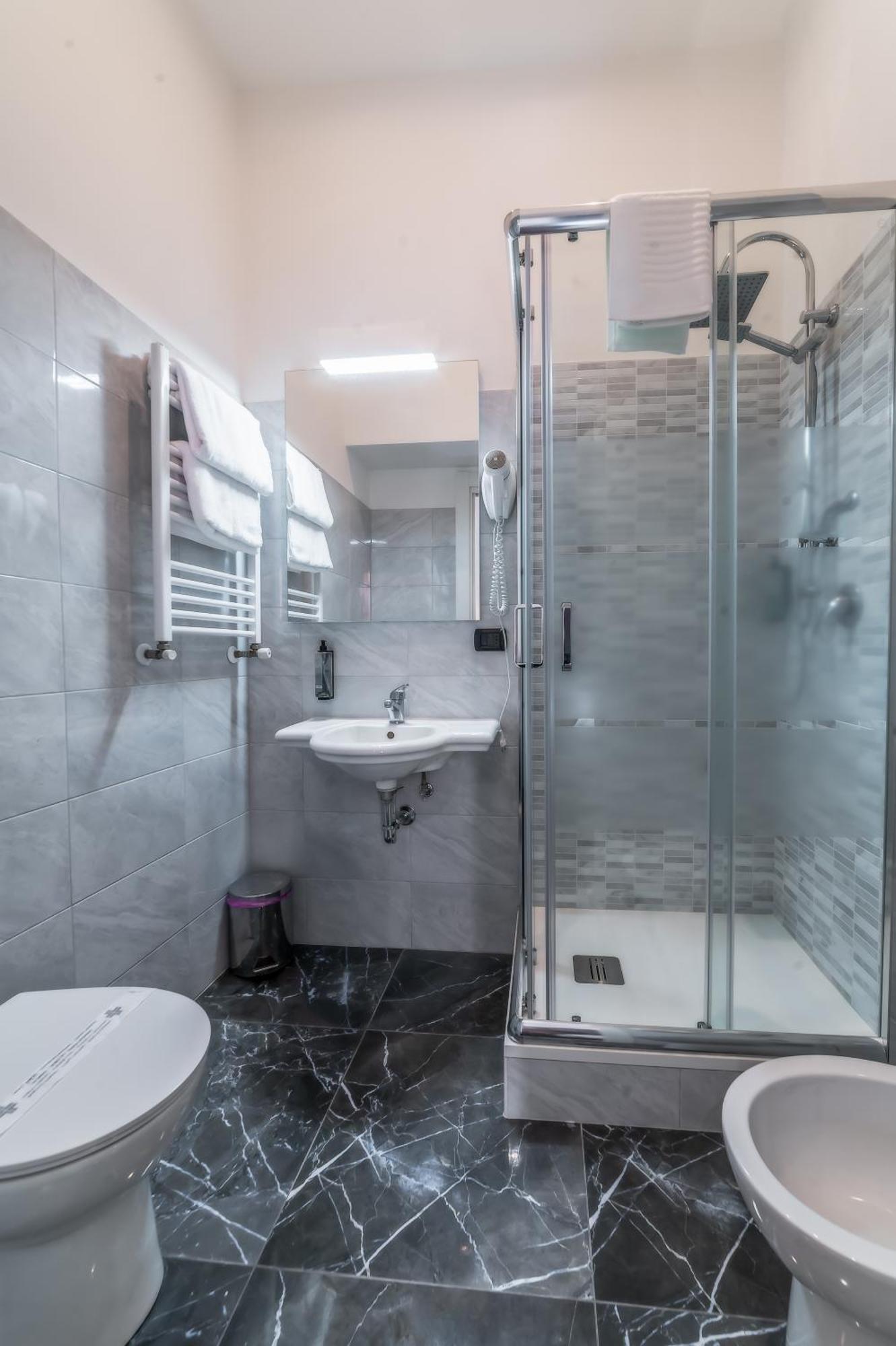 Rome In Love B&B - Termini Train Station Экстерьер фото